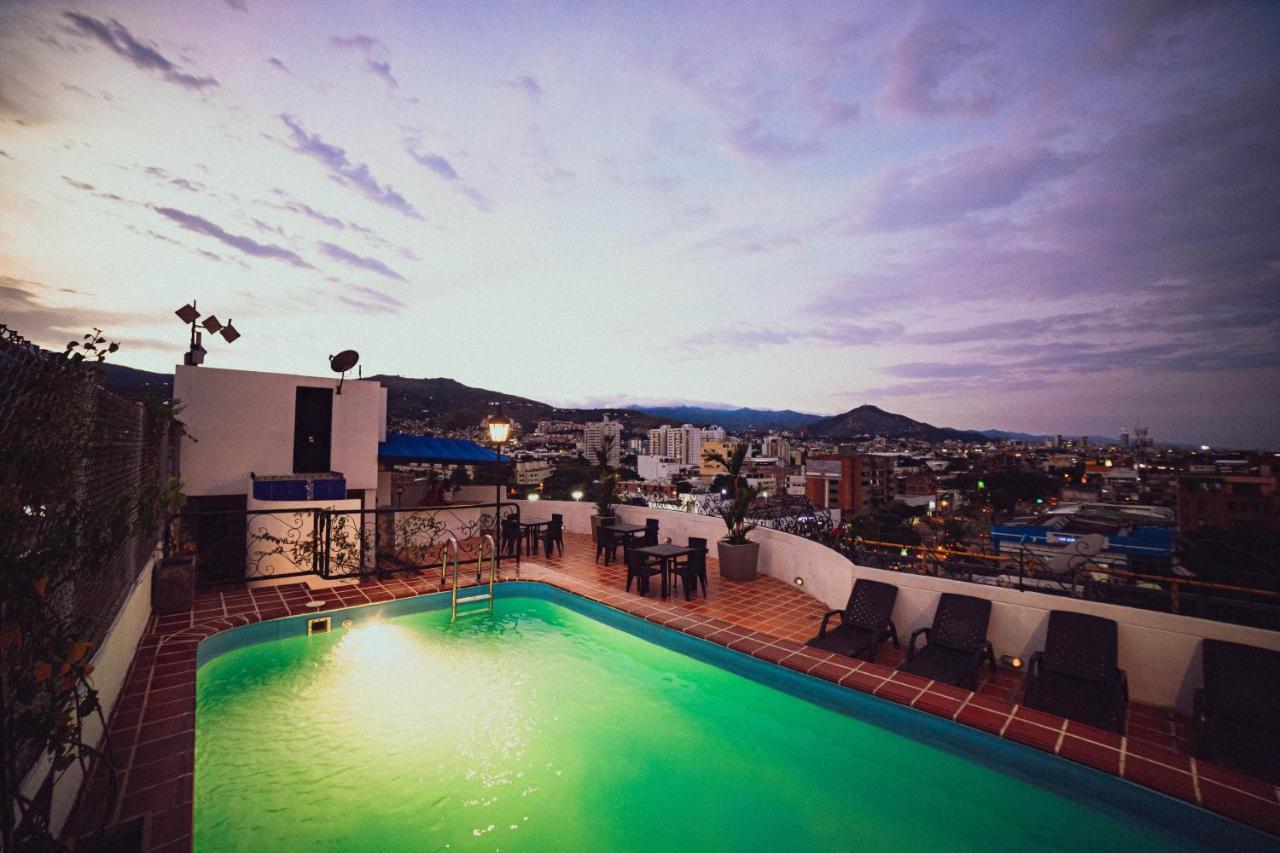 Hotel Metropolis Plaza Cali Kültér fotó
