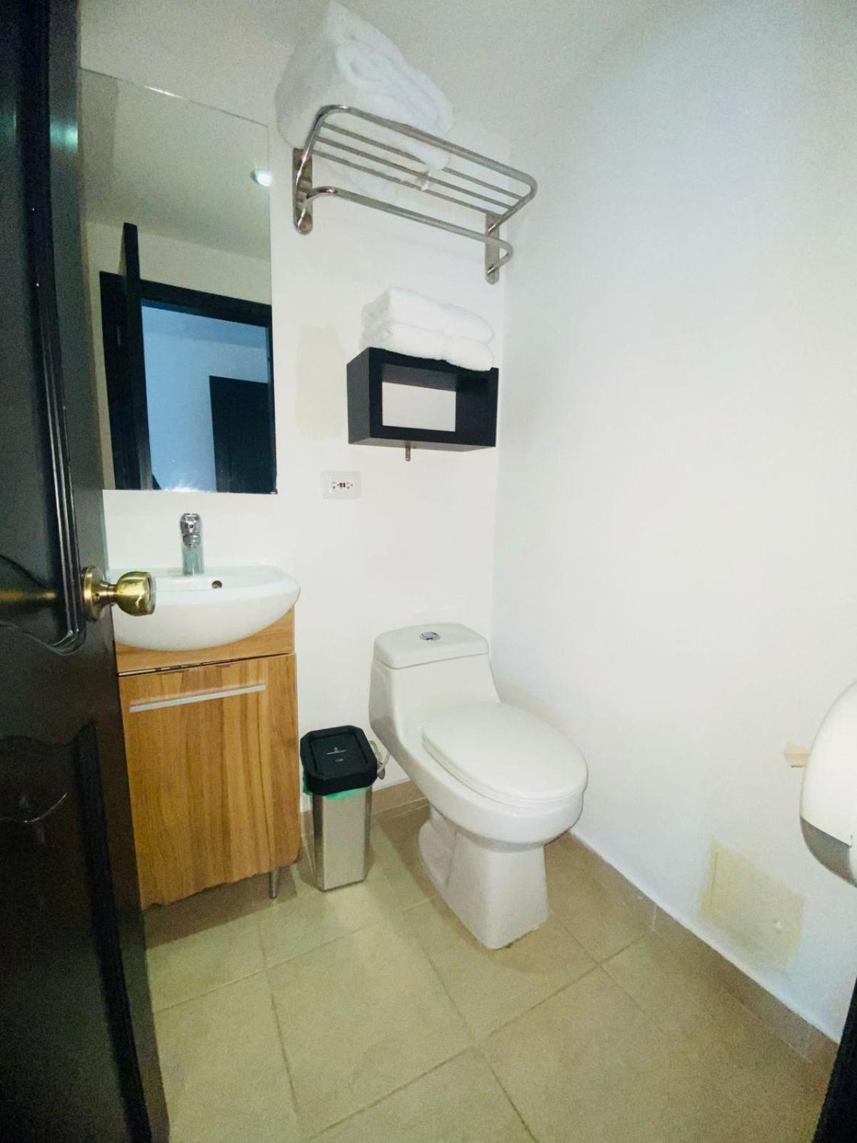 Hotel Metropolis Plaza Cali Kültér fotó