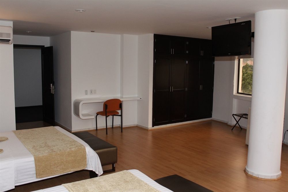 Hotel Metropolis Plaza Cali Kültér fotó
